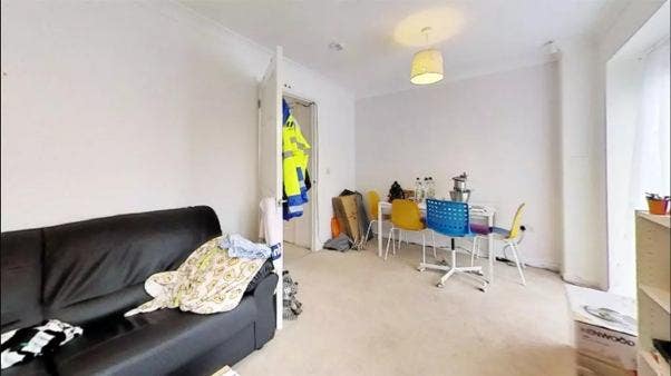 Modern 2‑Bed Student House – Room Available Main Photo