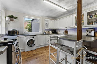 ⭐ Great Value House Share | Close to Hospital Main Photo