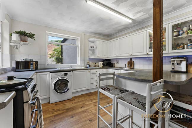 ⭐ Great Value House Share | Close to Hospital Main Photo