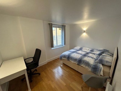 Furnished double room in 2 Bed 2 Bathroom flat Main Photo