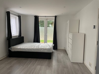 Spacious Studio Flat for Single Occupancy  Main Photo
