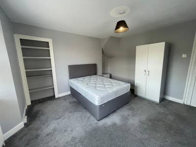 2 Good Size Rooms Available!!! All Bills Included Main Photo