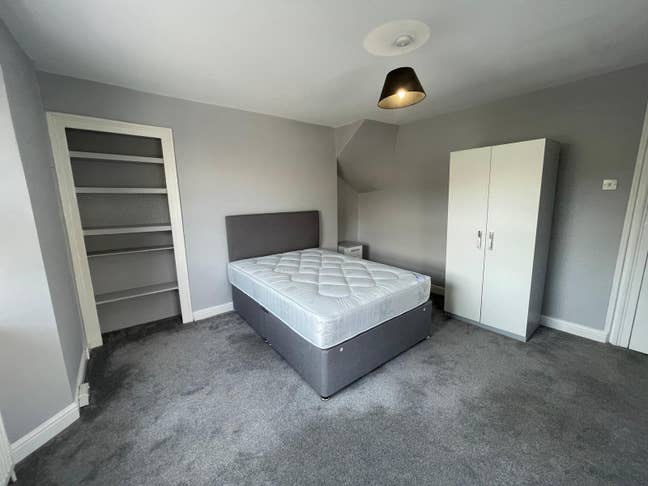 2 Good Size Rooms Available!!! All Bills Included Main Photo