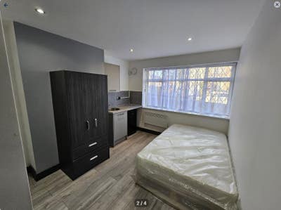 Studio Room Available –  Lonsdale close Uxbridge  Main Photo