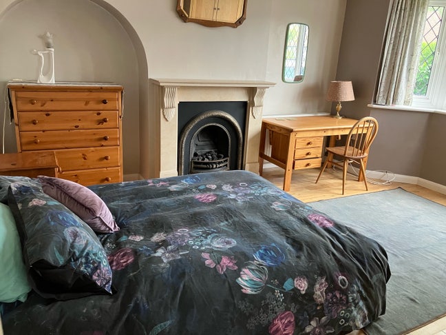 Bright Airy Double Room  Main Photo