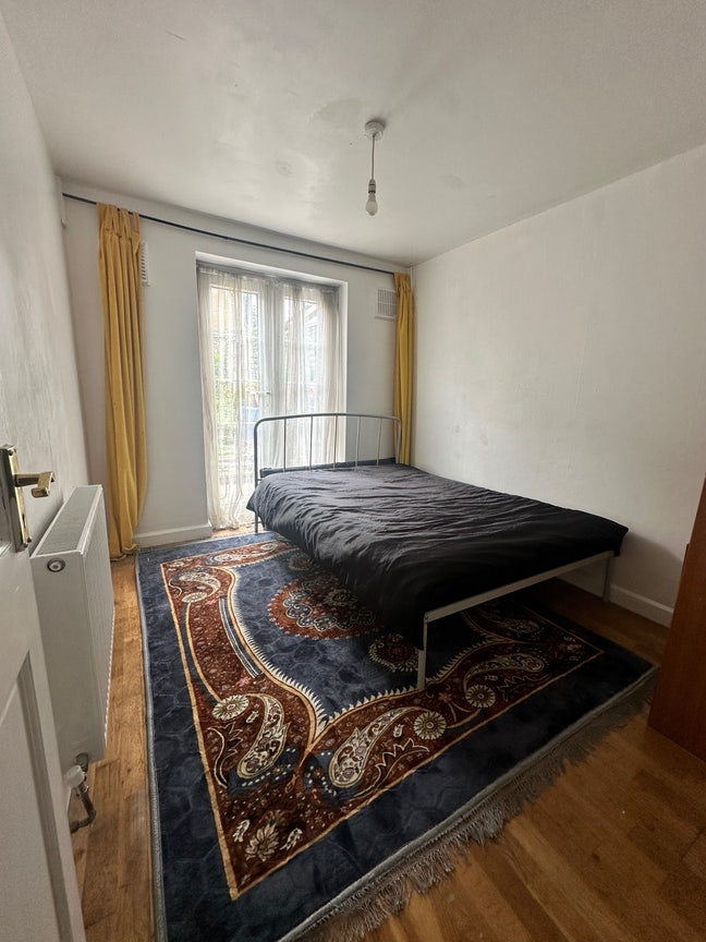 🏡 Room Available – Bright & Spacious Single Room Main Photo