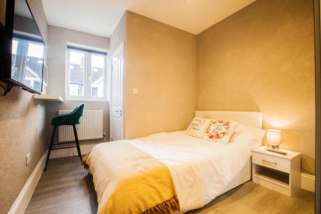 Luxury Double Ensuite Room with garden  Main Photo