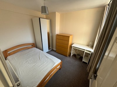 Student Room | Walk to Uni | Bills Inc Main Photo