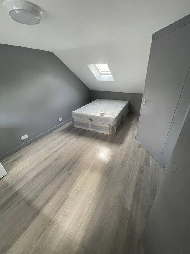 Studio Flat in London, Harrow HA37SY Main Photo
