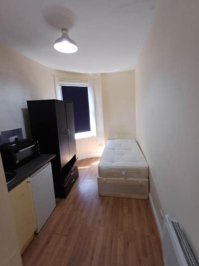Studio Room Available – Lee Road, London, SE3 Main Photo