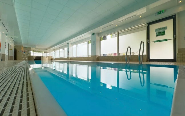 1 bedroom apartment and pool access Main Photo