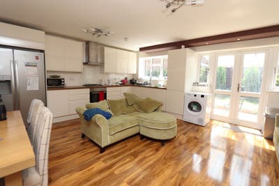E16/Stunning Double Room in Dockalands/E16 Main Photo
