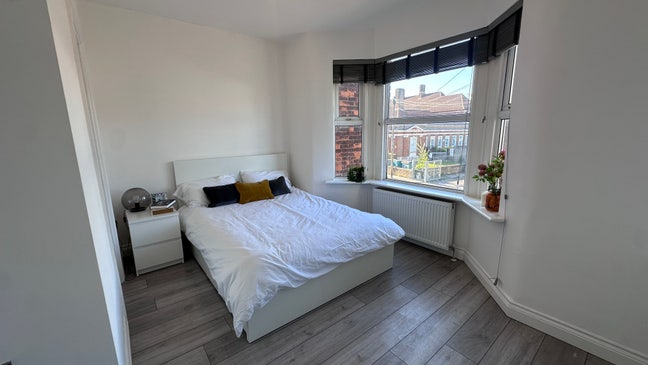 Harrow HA1 | En-Suite Room | Kitchen Diner | All B Main Photo