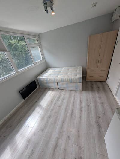 Bright Newly Refurbished HMO with Private En-Suite Main Photo