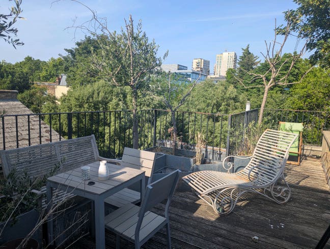 1 bed flat with en suite in prime location  Main Photo