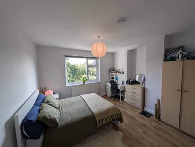 Spacious furnished room with access to own WC Main Photo