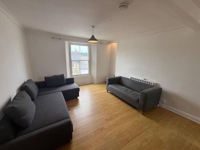 Period two bedroom apartment central Penryn  Main Photo