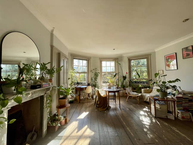 Studio Size Room in Georgian Villa Main Photo
