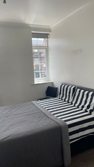 Single  Room • Hendon Central Main Photo