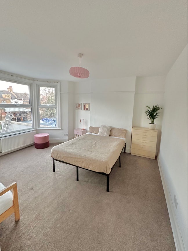 Big double room in N4 Main Photo