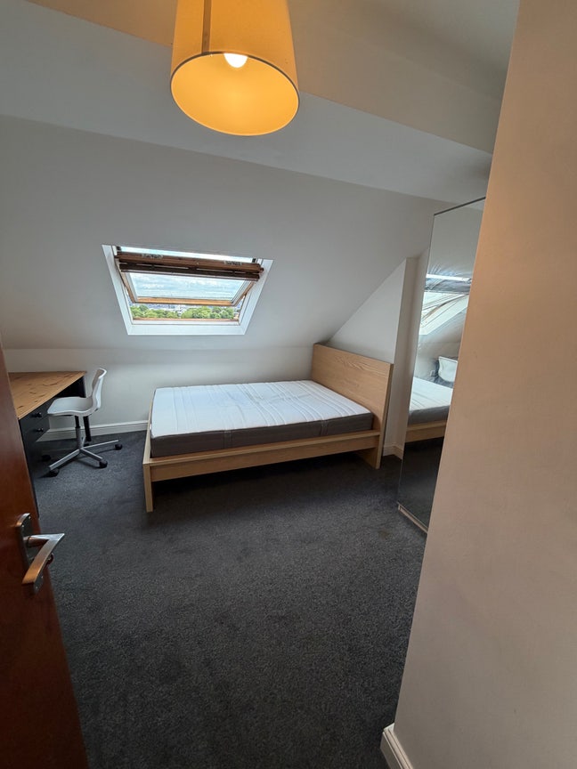 Student bedroom with lovely housemates! Main Photo