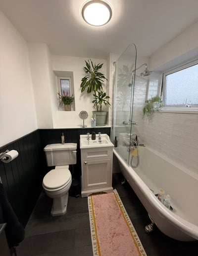 Nicely decorated in newly renovated house Main Photo
