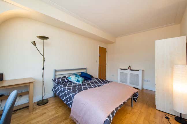 🏙️ Huge Room in Aldgate Main Photo