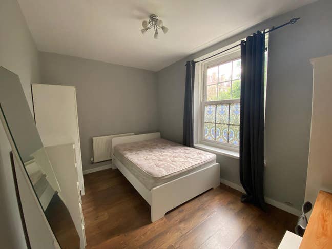 Lovely room in Wandsworth Road ! AV. AUGUST 1st !! Main Photo
