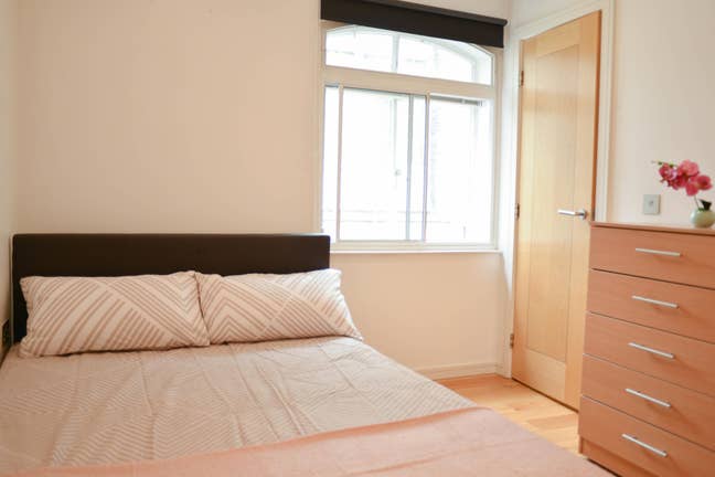 🌟 Large Room in London Bridge - Couples Accepted Main Photo