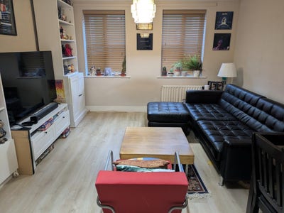 Double bedroom in furnished flat in RM1 w parking Main Photo