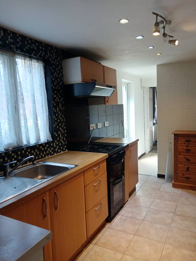 2 Bedroom Garden Flat for Rent All Bills Included Main Photo