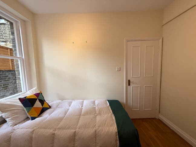 Stylish Room in a F3 Bed ! SW6 Main Photo