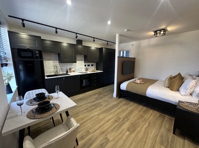 Stunning Renovated Studios in Northampton  Main Photo