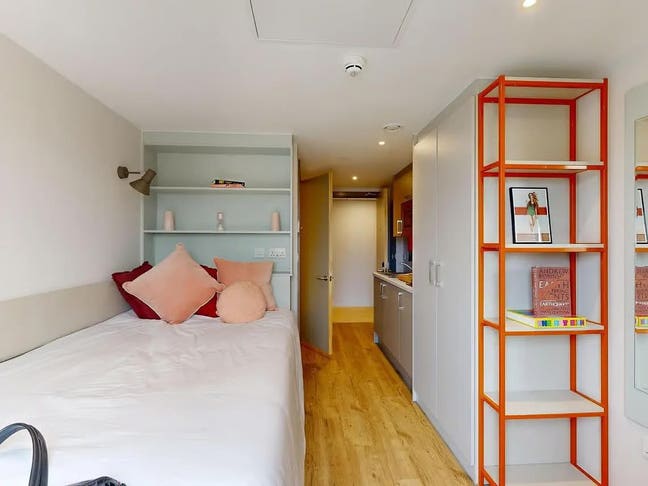 Ensuite Room at Cosmos Sheffield &pound;145pw Main Photo