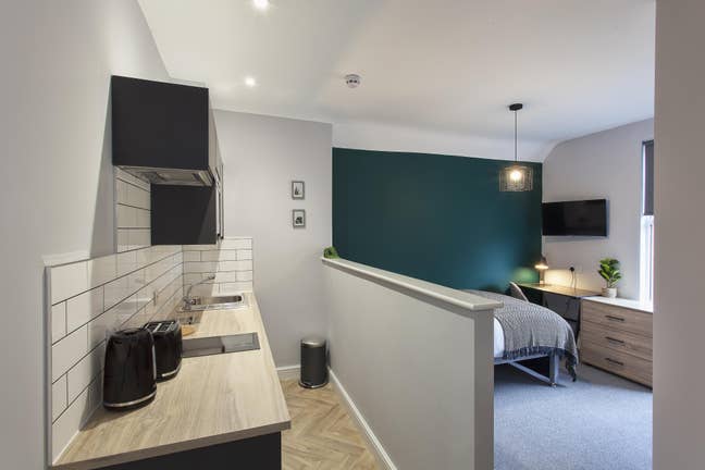 Stunning Studio in a quiet location! Main Photo