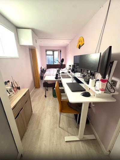 Zone 2 Bright Double room with own bathroom  Main Photo