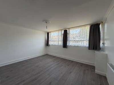 2-Bedroom Maisonette in EN3 | Available Now Main Photo