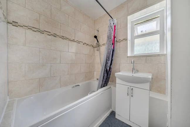 Delightful Double Bedrooms in Modern Sydenham Flat Main Photo