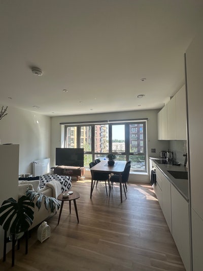 Bright studio flat in modern building Main Photo