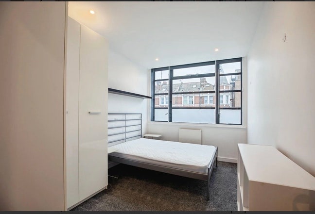 Double Room in Clapham Junction Main Photo