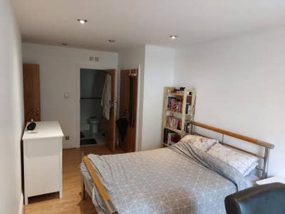 Stunning Ensuite Double Room in Kensington Main Photo