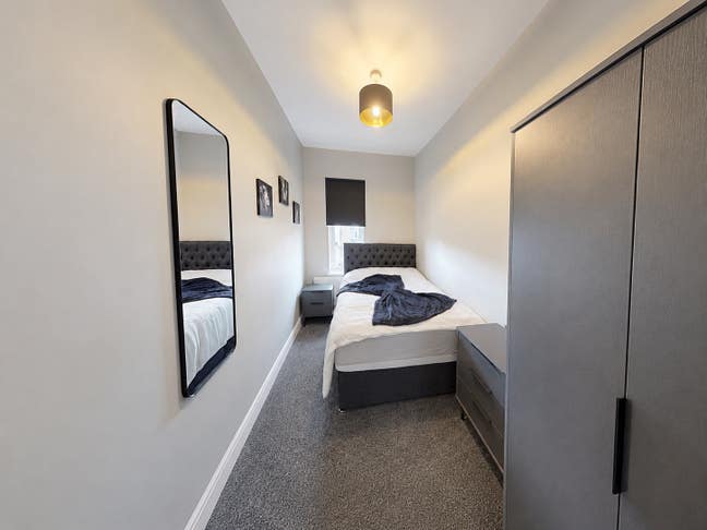 🏡 Furnished Room in a Convenient Eccles Location Main Photo