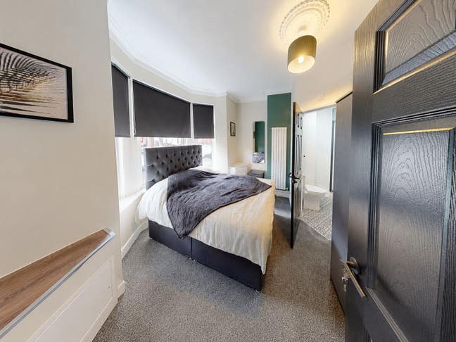 🏡 Furnished Room in a Convenient Eccles Location Main Photo