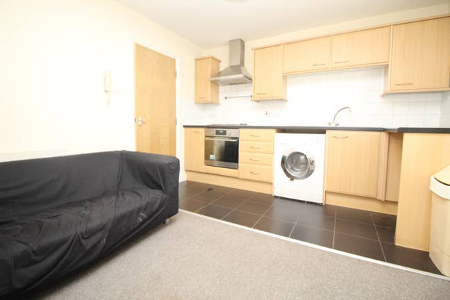 Well-Presented 1-Bed Flat to Rent – Beeston Main Photo