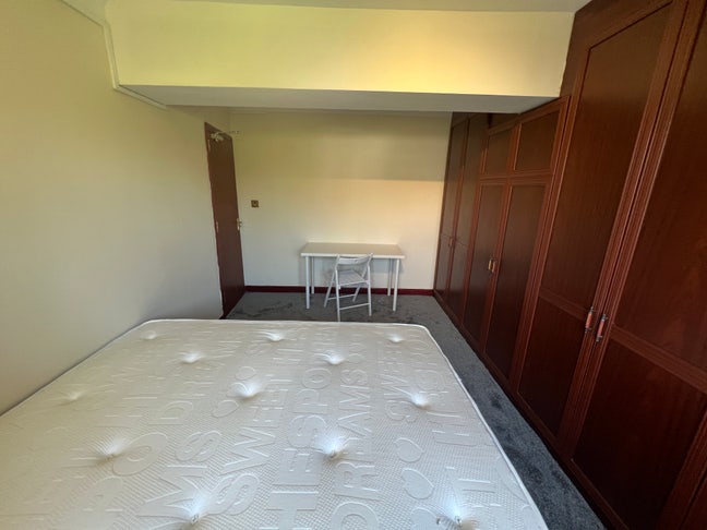 Double Room w/Extra Storage 10 mins Jubilee Line Main Photo