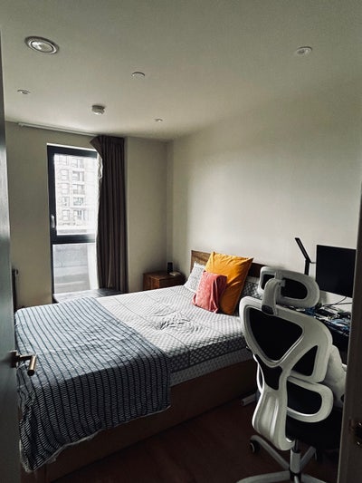 Double Room available for short-term let Main Photo