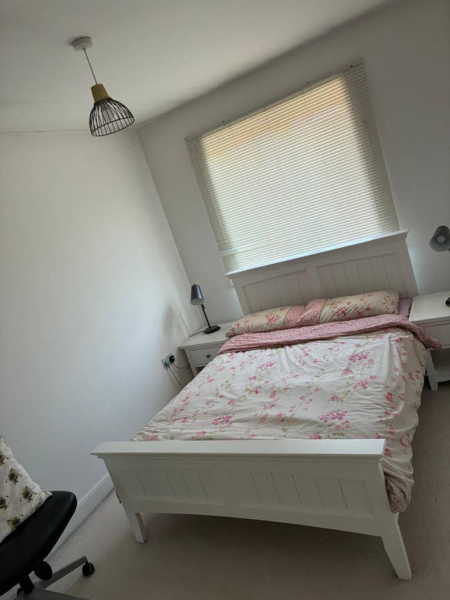 Double bedroom is available to rent Main Photo