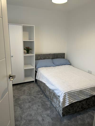 Single room available in a new build property Main Photo