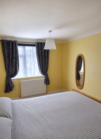 Rooms in furnished friendly home  Main Photo