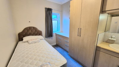 Room to let on Donegall Road  Main Photo
